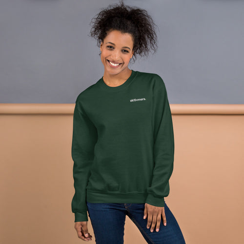 Collegetröja Bas – Unisex – Skogsgrön, på modell